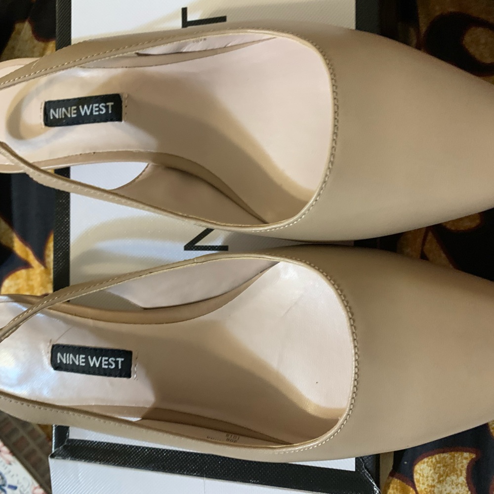 Nine West Women Kitten Pump